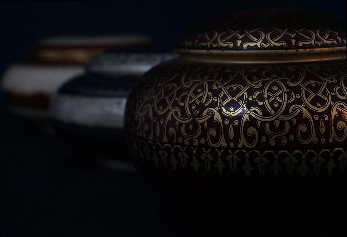 can, lid, metal box, storage, container, store, decorative, tea caddy, art, template, urn, vessel, clay jug, old, histor